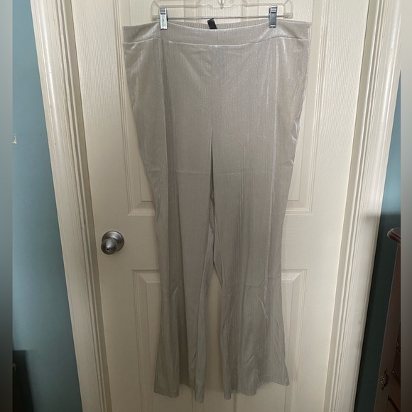 LulaRoe Adele Luxe winter white pants with metallic thread. - Picture 1 of 4